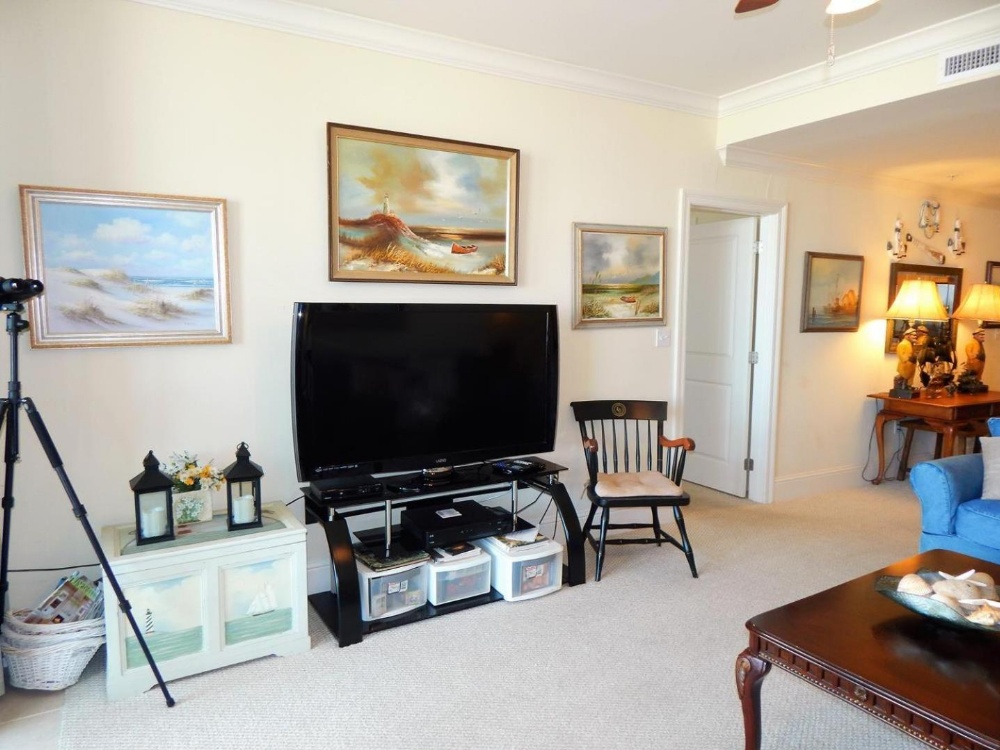 711 Holiday Isle Main image