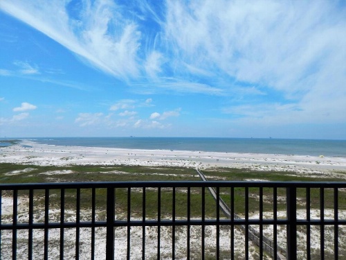 711 Holiday Isle image 6